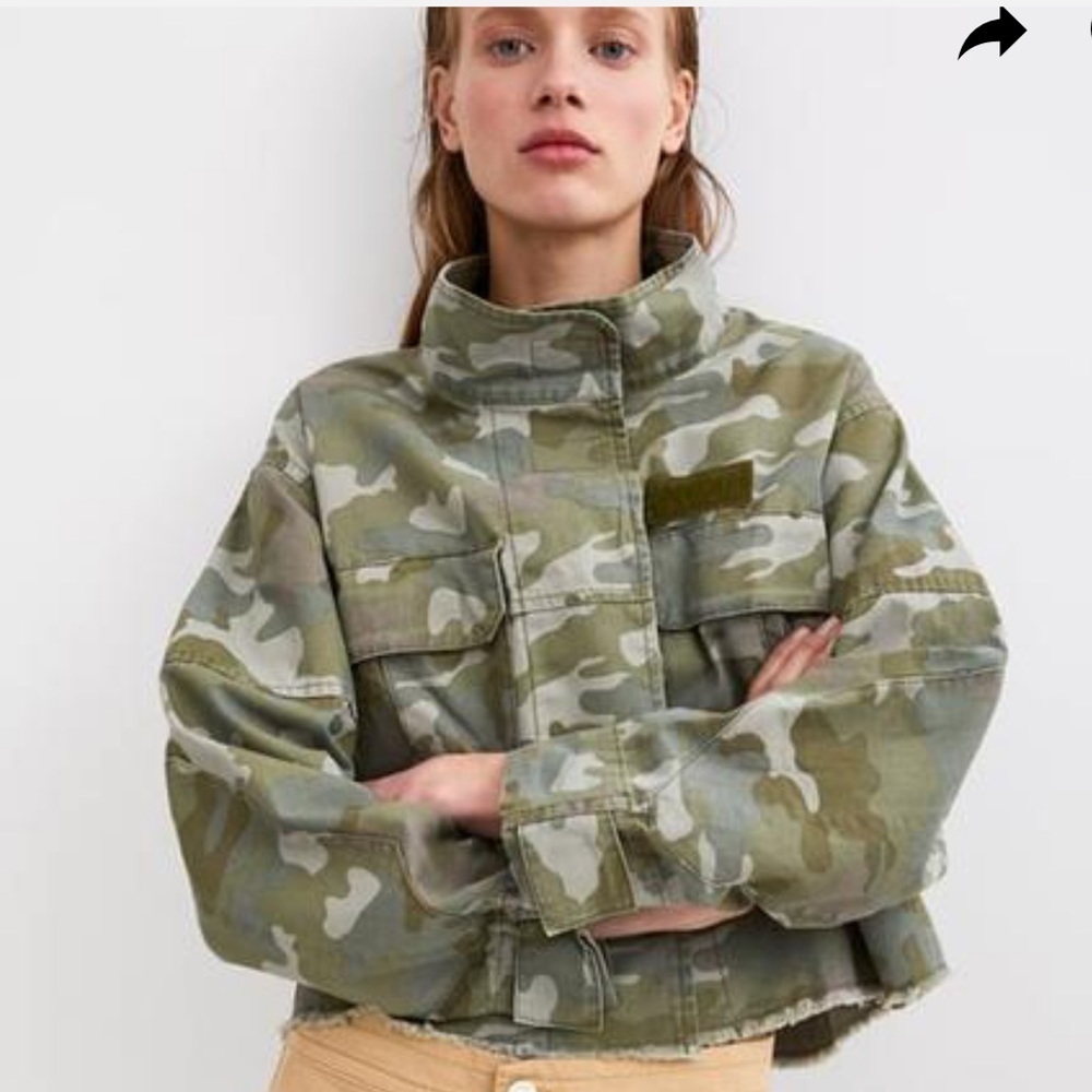 New! Zara medium cotton camo loose fit jacket.